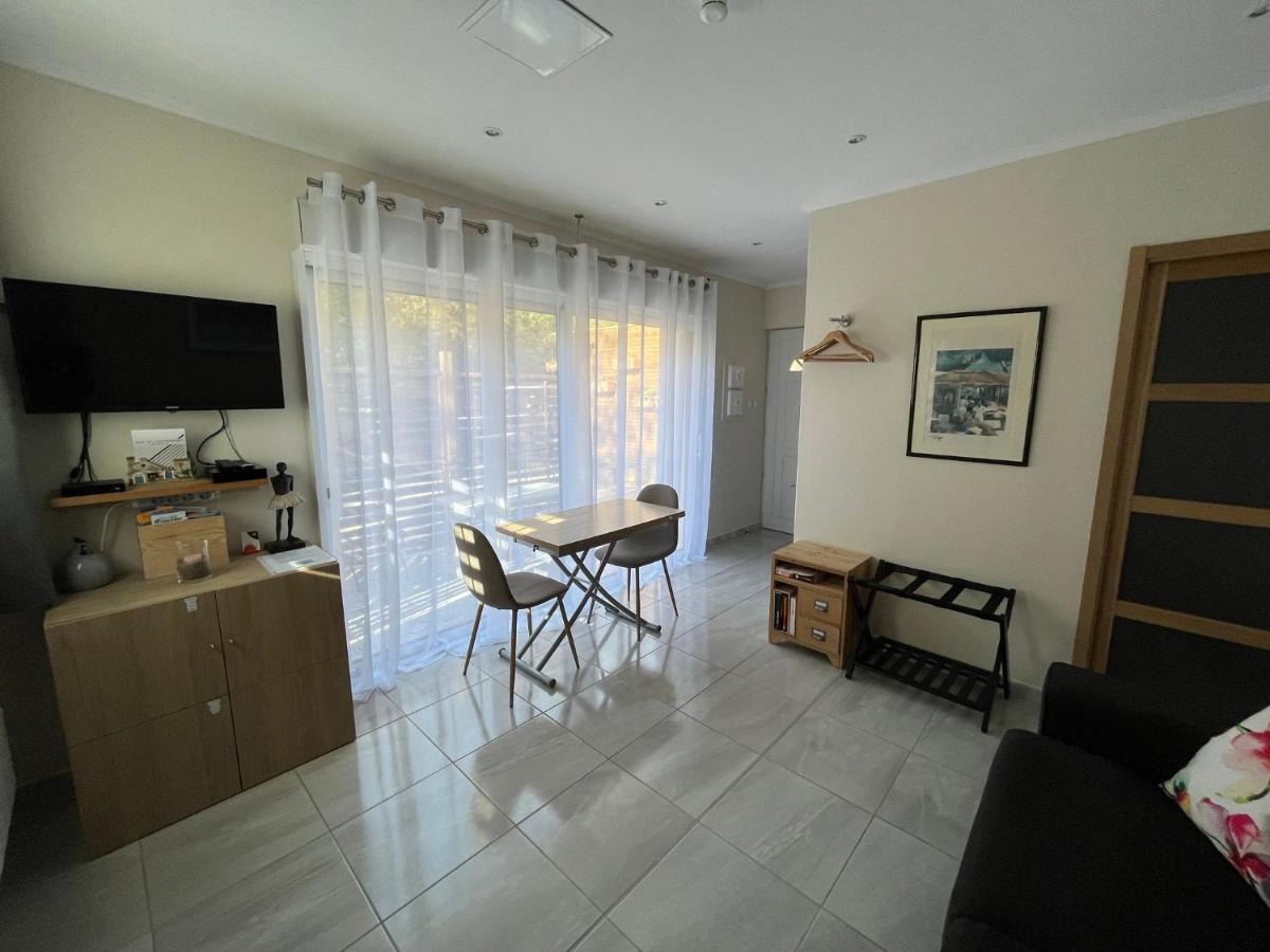 Appartement au calme dans un espace arboré Tourrettes-sur-Loup Esterno foto