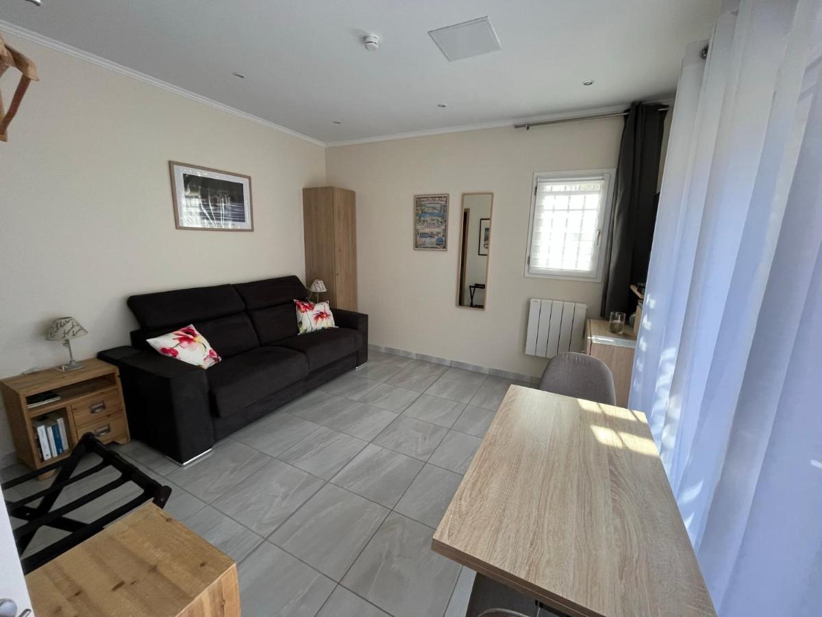 Appartement au calme dans un espace arboré Tourrettes-sur-Loup Esterno foto
